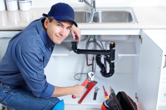 Heat Sync Plumbing team member at work